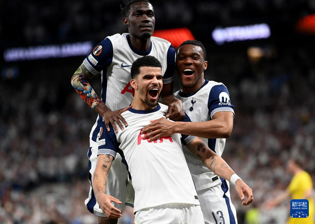 LPL主持小悠珊珊回应年龄问题：都是节目效果啊，大家别认真