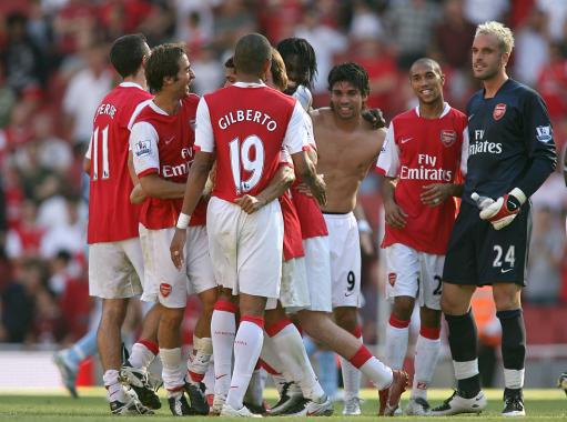 LCS赛区的100 Thieves战队今天官宣了教练组大名单