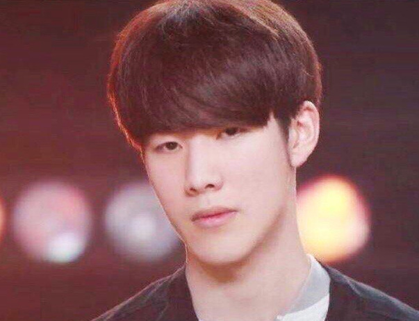 【视频】德杯预选赛芒果鱼队内讧队长遭踢出，UZI全程围观