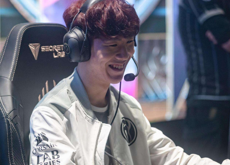 英雄联盟比赛：输了比赛，竟有粉丝追到网易云音乐去骂？