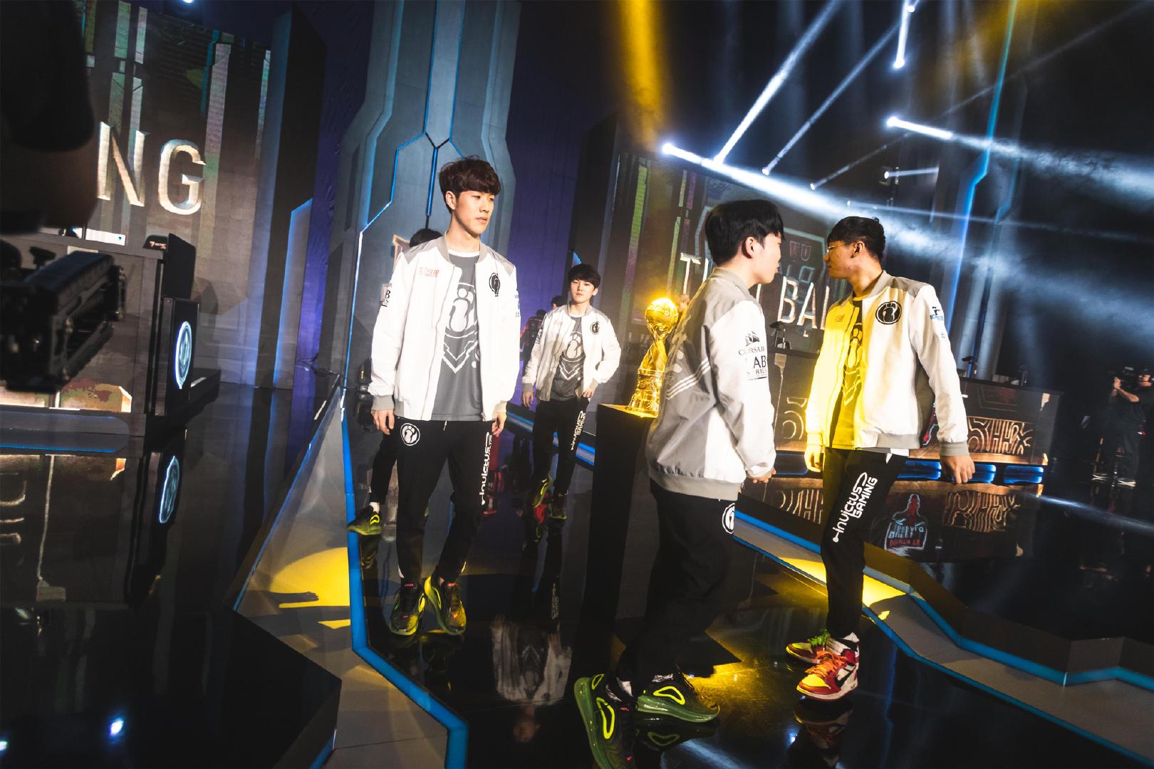 T1 主宰 DN Freecs ， Hanwha Life Esports 击败 Nongshim RedForce 于 LCK 2025 赛季